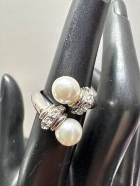 NRT VTG Avon Double Pearl Rhinestone Silver Tone Ring Elegant Cocktail Jewelry S
